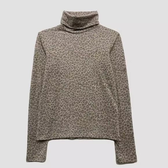 Zara Tops - Zara | Leopard Print Brown Turtleneck Longsleeve Top 🤎